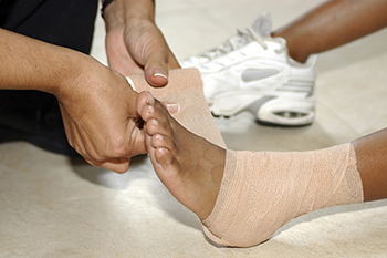Ankle sprain treatment in the Ventura County, CA: Thousand Oaks (Simi Valley, Camarillo, Moorpark, Oak Park) and Los Angeles County, CA: Calabasas, Cornell, Agoura Hills areas